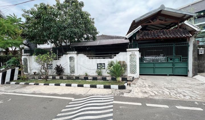 Harga Spesial Rumah Klasik Shm Di Cempaka Putih Barat, Jakarta Pusat.
