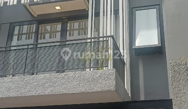 Rumah Baru 3 Lt di Cluster | Bangunan 248 M² | Jagakarsa | SHM