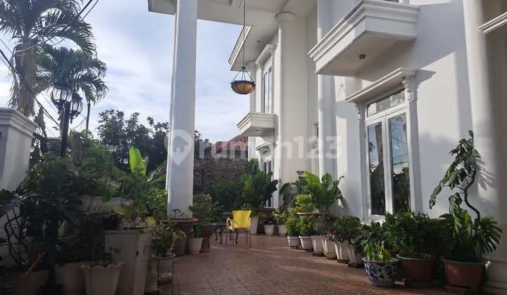 Rumah Bukit Cirendeu