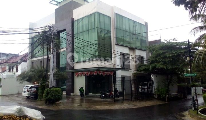 Gedung Yang Bagus Dan Strtegis Di Radi Dalam Jakarta Selatan