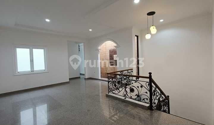 Rumah Baru Pluit Timur Dekat Mall