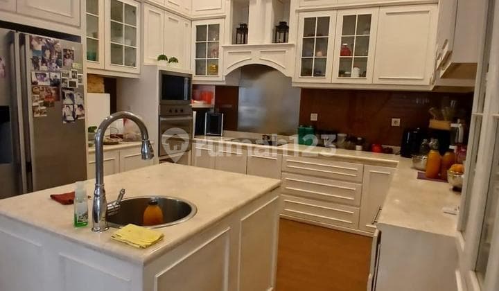 Rumah Mewah Grisenda Pik