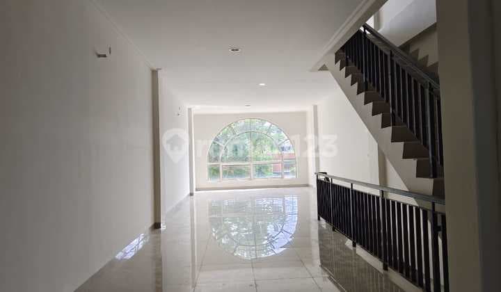 Ruko golf island jalan boulevard siap pakai