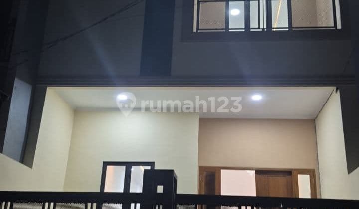 jual rumah baru 3lantai di kelapa gading