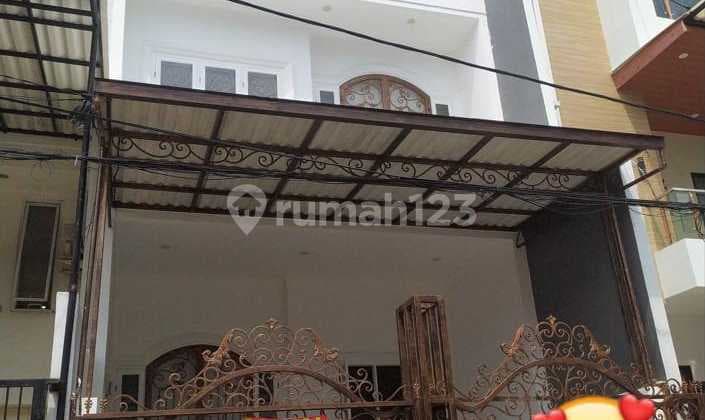 Di jual Rumah ekslusif at Rumah strategis di Sunter