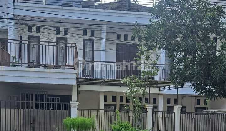 Rumah Bagus 2,5 Lantai di Sunter