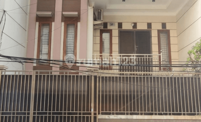 Rumah Bagus 4 Lantai di Pademangan
