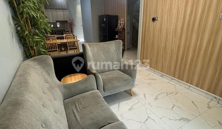 Jual Rumah 3 Lantai Bagus di Kelapa Gading