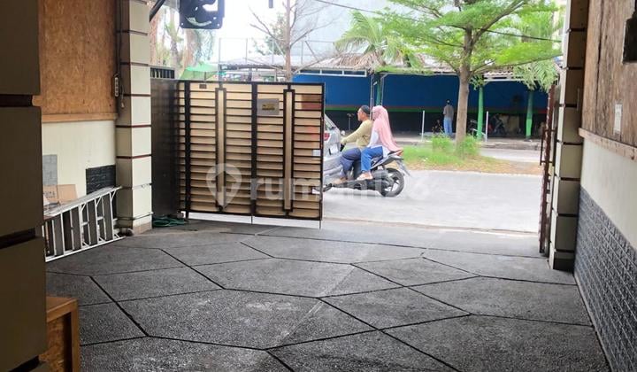 For Sale Metro Permata 1 House, Strategic Location on Main Road, Suitable for Business