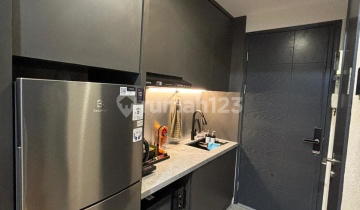 Disewakan Cepat Apartemen Collins Boulevard Studio Fully Furnished - Smart Home Siap Huni