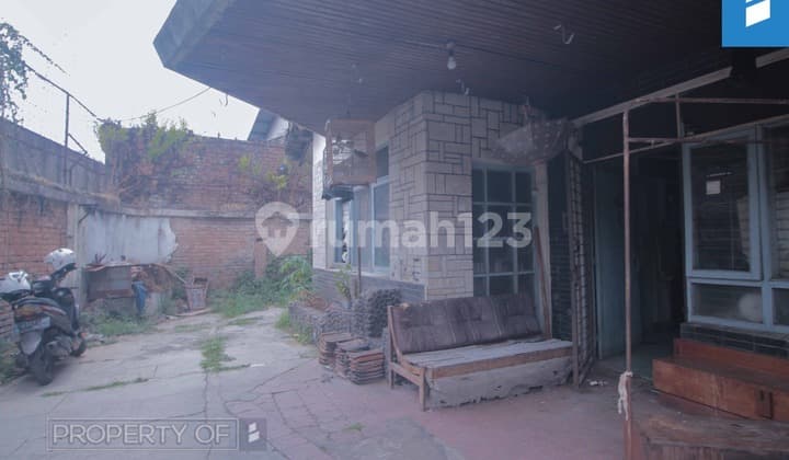 Cheap Land Calculation House in Central Bandung Near Kosambi Market