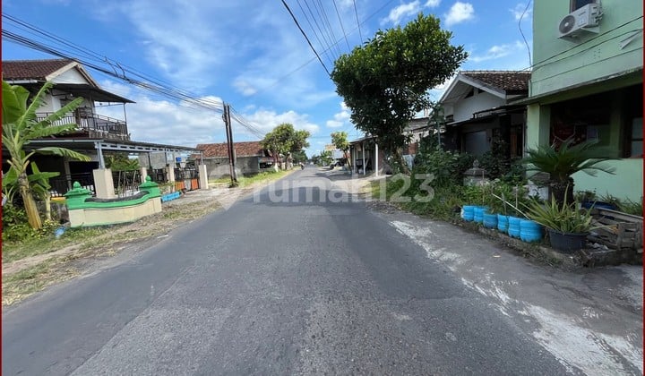 Tanah strategis pinggir jalan raya hanya 10 menit dari adisucipto berbah kalasan