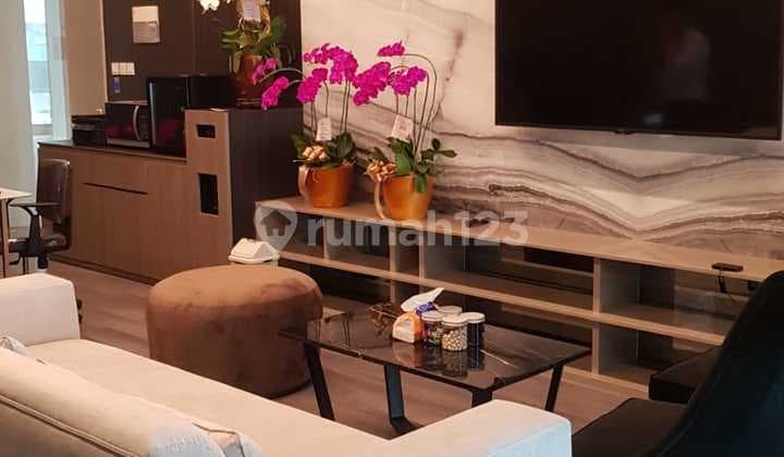 For Rent 117m2 Office Tower World Capital Mega Kuningan South Jakarta