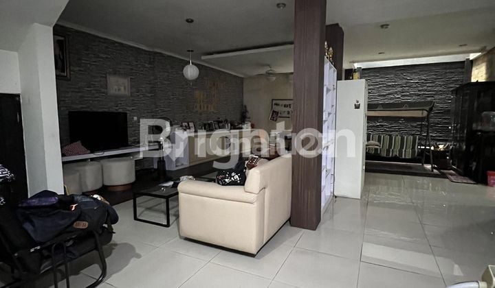 RUMAH KOTA WISATA DALAM CLUSTER SIAP HUNI 2 LANTAI