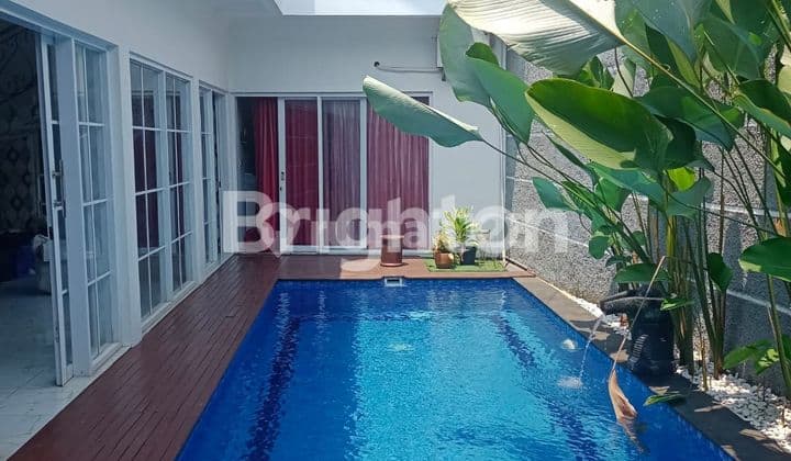 RUMAH CANTIK ADA KOLAM RENANG DI JL. CIANGSANA DEKAT KOTA WISATA CIBUBUR