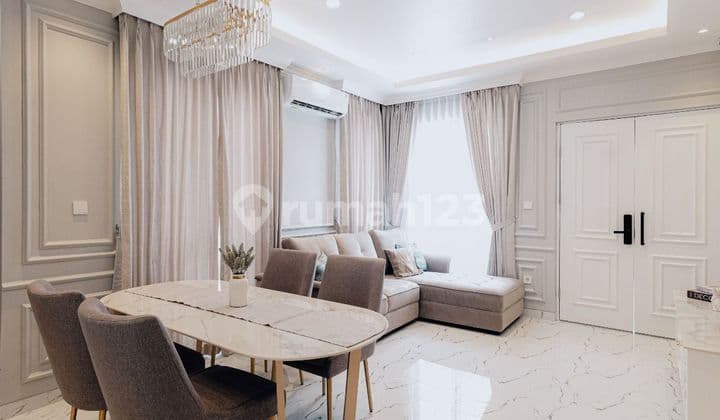 Dijual Rumah 3 Lantai dengan Desain Modern di Cluster Scarlet