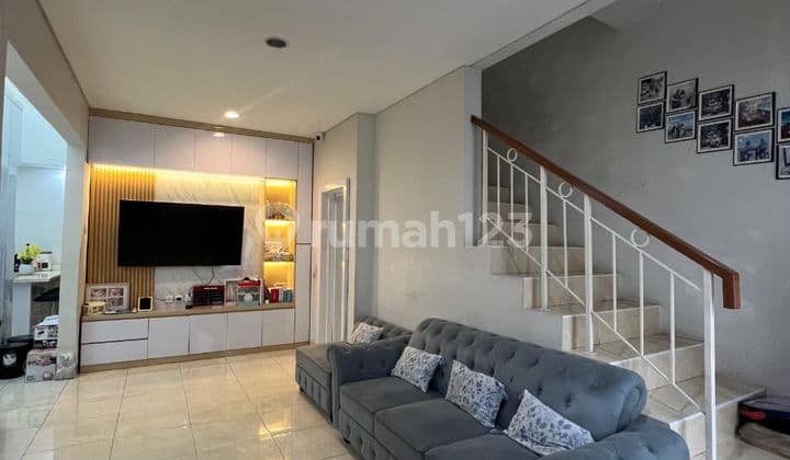 Dijual Rumah 2 Lantai Siap Huni di Cluster Hyland Greenwich Park