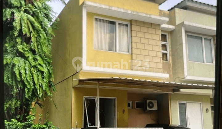 Dijual Rumah 2 Lantai Siap Huni Unfurnished di Virginia Village