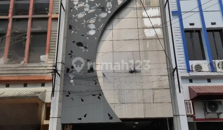 Dijual Ruko Sutra Niaga 4 LT dengan Lift Strategis di Serpong