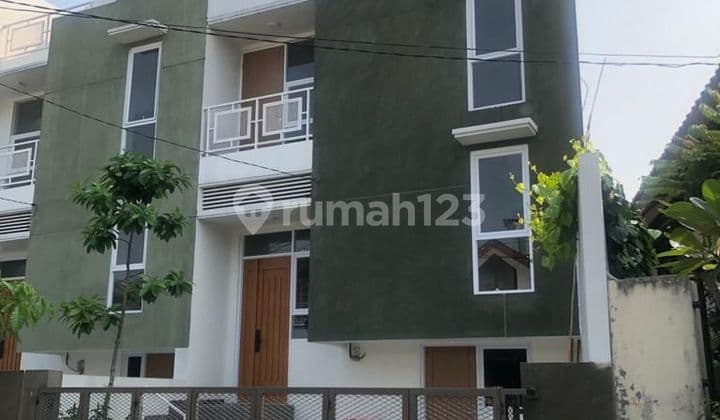Dijual Rumah Baru 3 Lantai, Semi Furnished, Bintaro Jaya Sektor 5, Tangerang Selatan