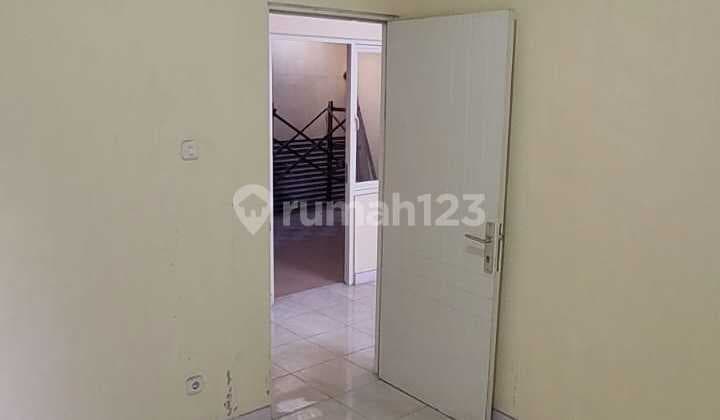 Valencia, Buduran, Strategic Near the Toll