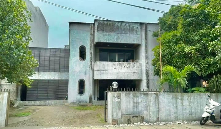 For Sale Old 2-Story Commercial Building in Greenville Area - L/b 696 M² / 830 M², 20 M, Kebon Jeruk, West Jakarta