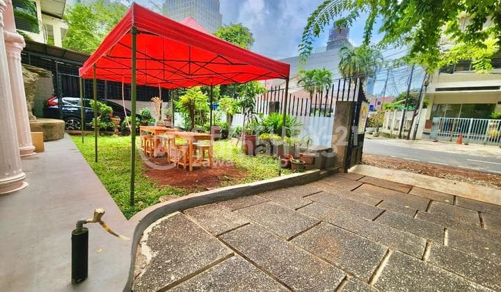 Dijual Rumah Hitung Tanah Komersial Area Kebon Sirih 4Br+2 T B 700 M² 500 M² Jalan Lebar, 20 M, Menteng, Jakarta Pusat