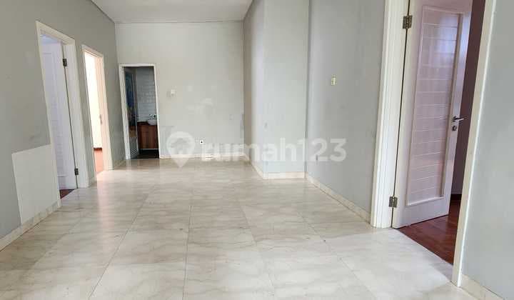 Disewa Rumah 5 Br Crown Golf Pik Jakarta Utara