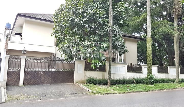 Ready-to-Occupy Pondok Indah House with Wide Road Access