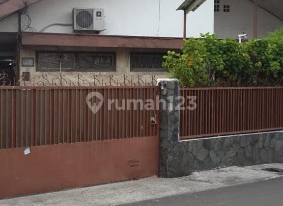 Rumah Lama Lokasi Strategis Jalan 2 Mobil Area Menteng Dalam Tebet