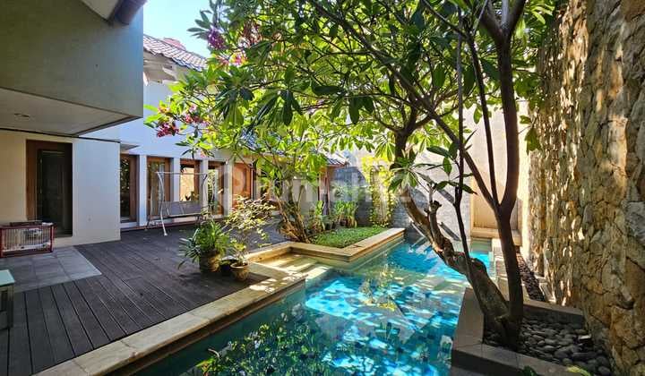 Rumah Mewah Kebayoran Baru Siap Huni Akses Jalan2 Mobil