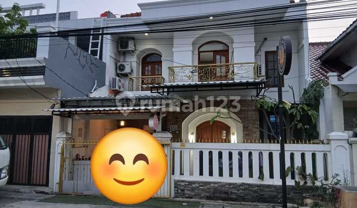 Rumah 2 Lt Di Jl Boulevard Puri Permata Dewata Cipondoh Tangerang