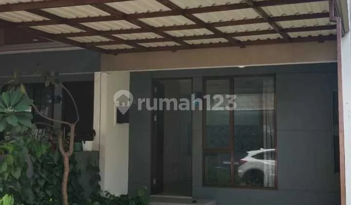 Rumah 2 Lantai Dekat Pasar Modern Graha Raya Tangerang