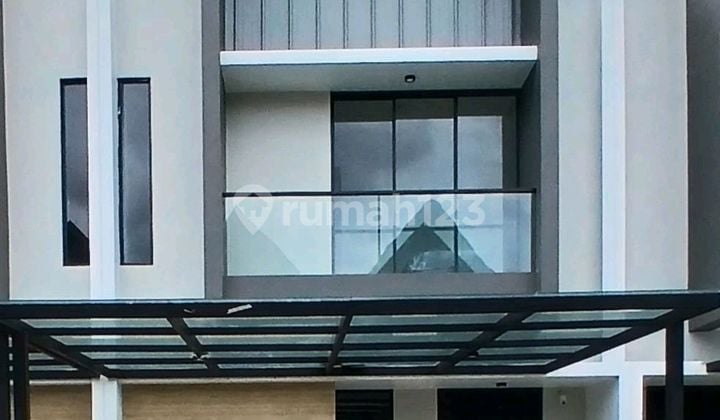 Rumah 2 Lt bisa KPR Jakarta Barat