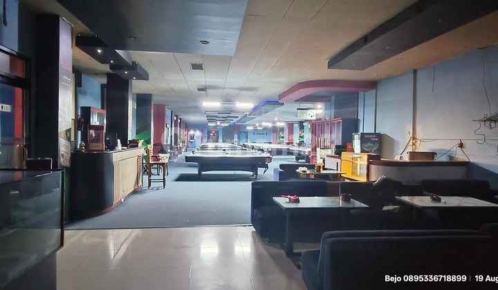 For Rent 3-Story Building with Premium Rooftop Area, Gondokusuman