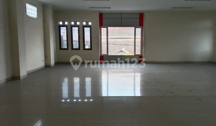 Disewakan Ruko 3 Lantai Dgn Rooftop Didekat Mcd Jl Kaliurang