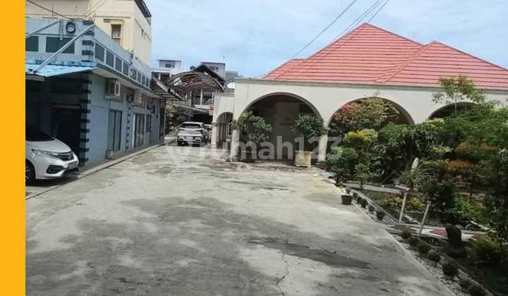 Jual Rumah Dekat Rumah Sakit M Djamil Padang di Jalan Utama Tanah Luas 1780m