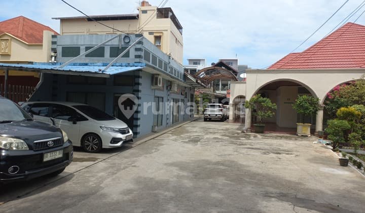 Rumah Pusat Kota Dengan Tanah Luas 1780m Cocok Utk Investasi Cuan di Masa Depan