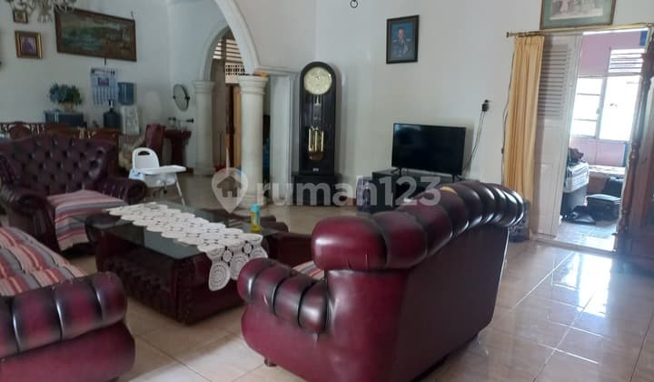 Rumah Pusat Kota Dengan Tanah Luas 1780m Cocok Utk Investasi Cuan di Masa Depan