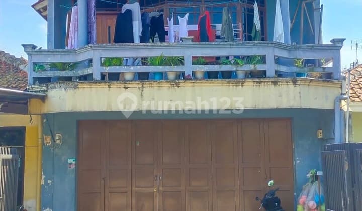 Good Comfortable Shop House in a Crowded Location in Banjaran