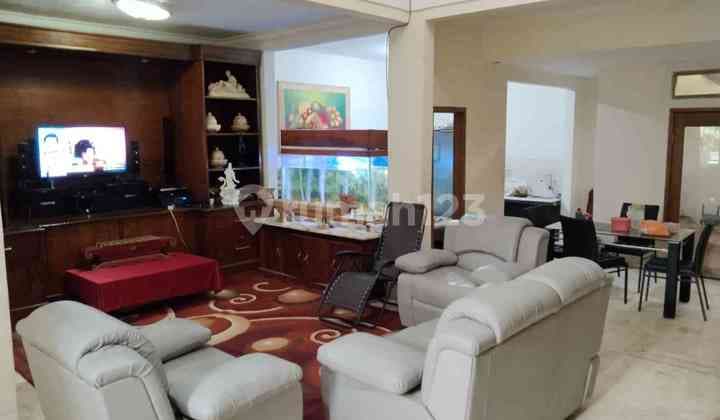 Rumah Modern Villa Bukit Indah Pakuwon (Msy)