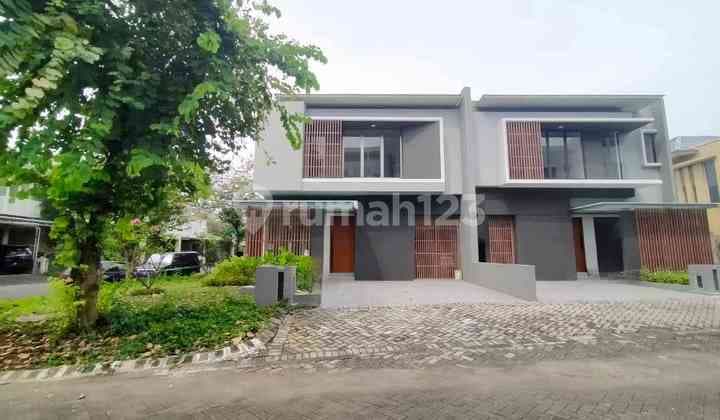 New Modern Rumah Royal Residence Winchester (At)