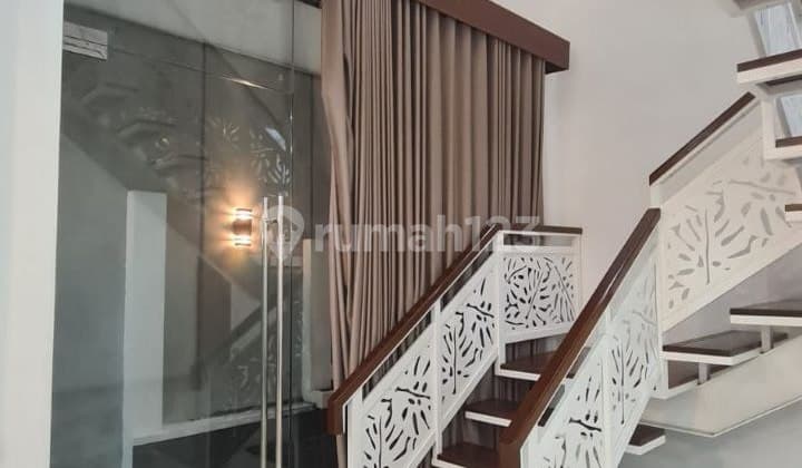 Siap Huni, Rumah, 2 Lantai, SHM, Dekat Universitas, bisa KPR