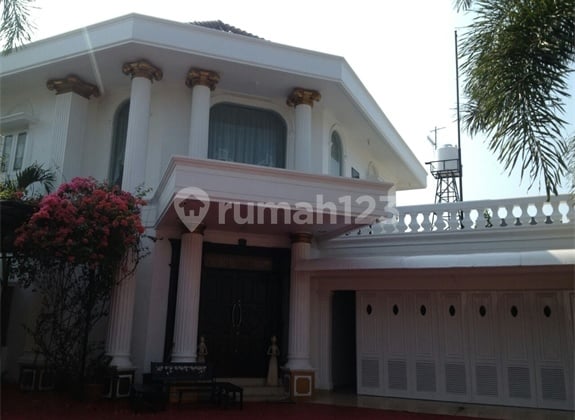 Rumah 2 Lantai Bonus Bengkel Bagus Semi Furnished SHM di Kodau Jati Asih, Bekasi