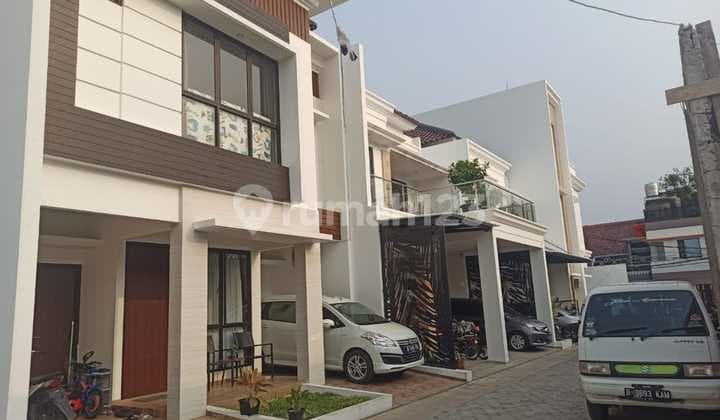 Rumah 3 Lantai Baru Unfurnished SHM di Dekat Komplek Ptb Duren Sawit, Jakarta Timur