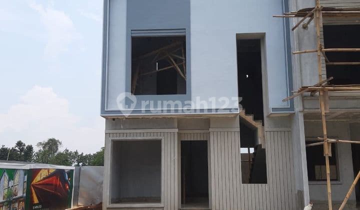 Rumah di The ayase 2 Lantai SHM Baru bogor