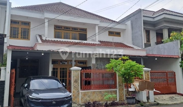 Dekat Akses Tol, Rumah, 2 Lantai, SHM, Dekat Tempat Ibadah, Siap Huni