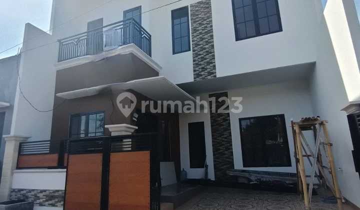 Siap Huni, Rumah, 2 Lantai, SHM, Dekat Akses Bandara, Bebas Banjir