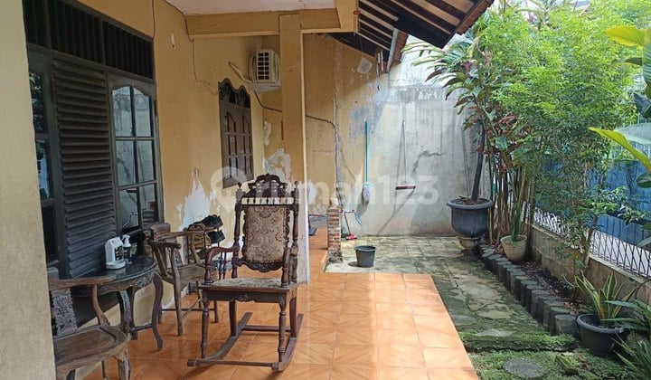 Bisa KPR, Rumah, 2 Lantai, SHM, Dekat Tempat Ibadah, Dekat Akses Tol