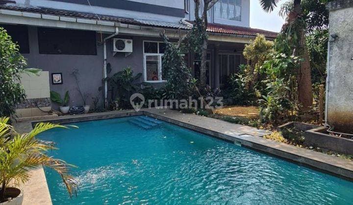 Disewakan Rumah Mewah With Kolam Renang Jakarta Selatan